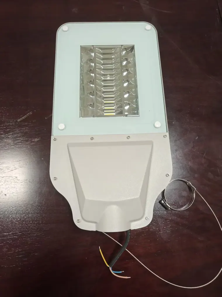 QIJIUJIU modular LED street light head in die-cast aluminium housing, 60W to 200W, IP65 IK08